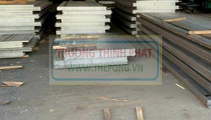 Thép tấm đang kiểm đóng tàu